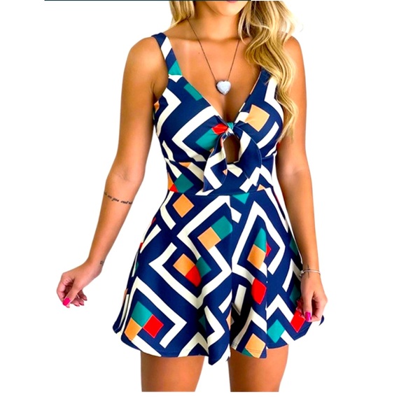 Various Pants - Women’s Geometric Design Keyhole Romper Sz M